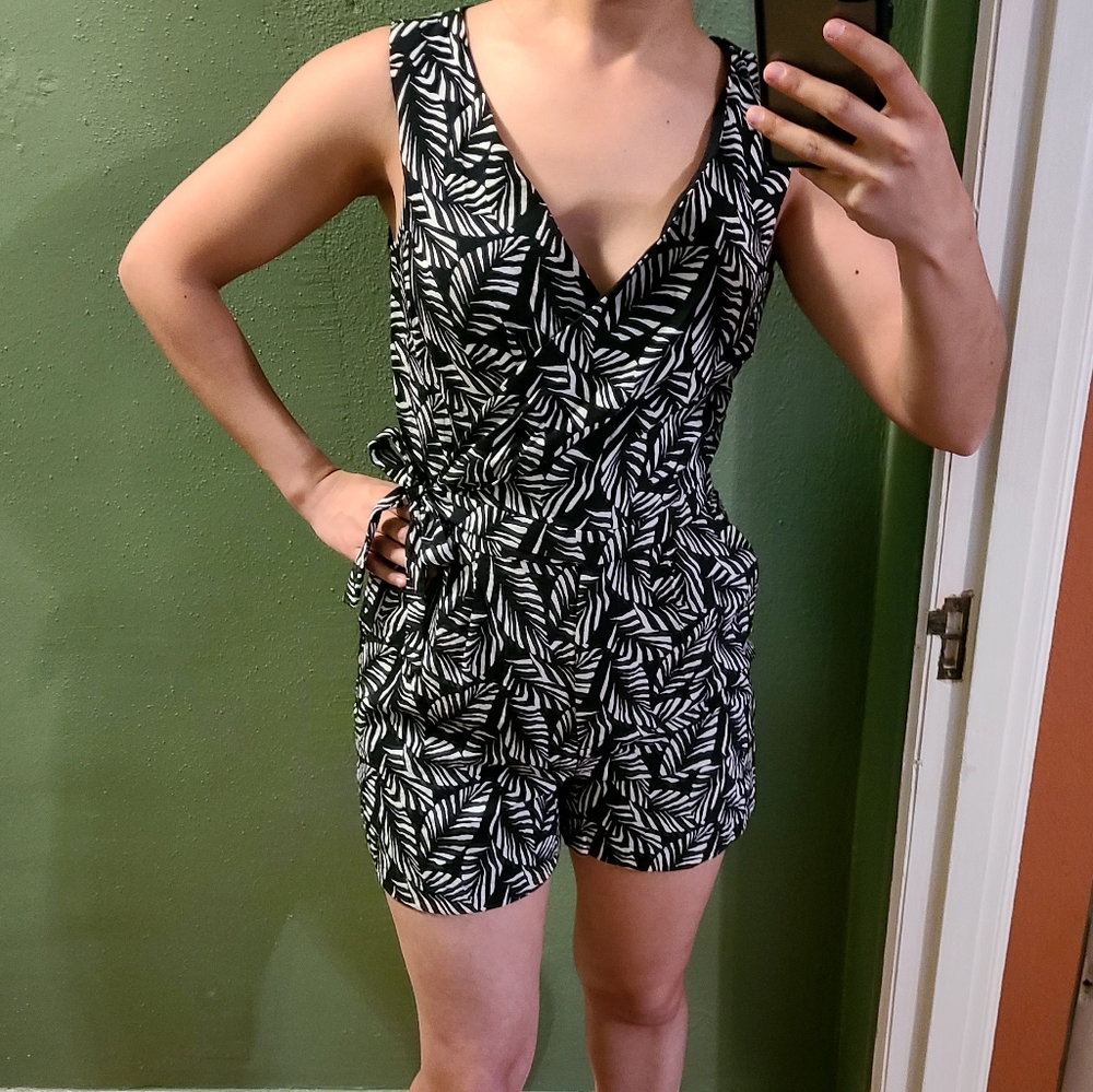 Ann Taylor Loft Palm Romper 00